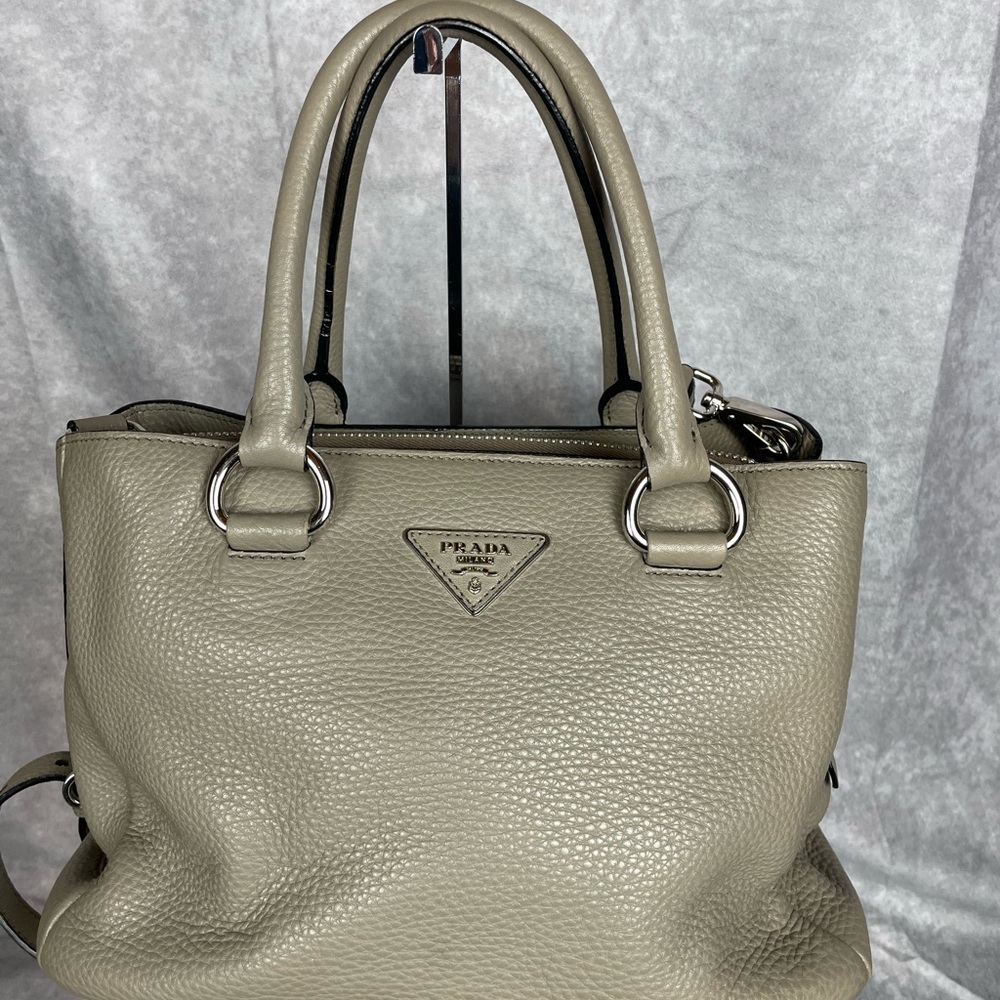 PRADA Vitello Daino Tote Argilla (Clay Grey)